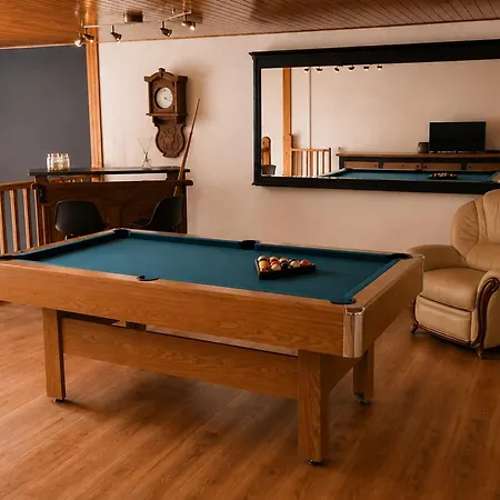 Ardennes Escape House For 12 People With Sauna, Billiards & Garden بيت للعطل